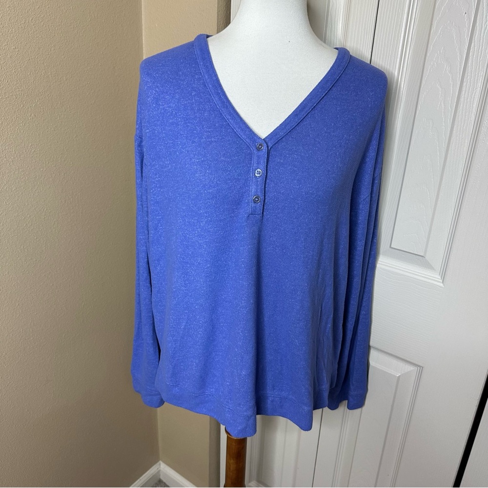 Chico's Lavender Blue V-Neck Button Front Long Sleeve Top